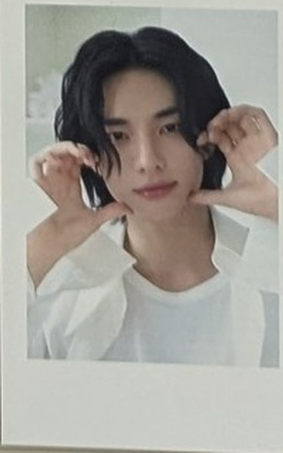[Photocard] STRAY KIDS Hyunjin  2024 Season's Greetings - Perfect Day with SKZ Other (season's greetings, polaroid, ktown4u, pob (pre-order benefit))