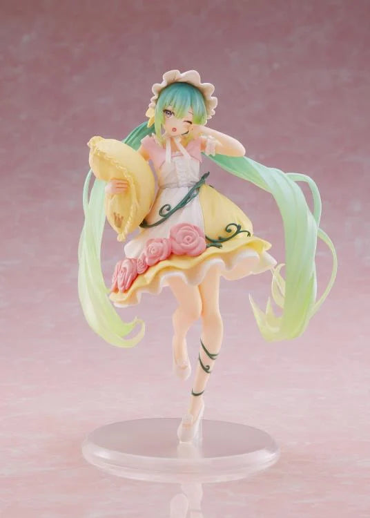 Vocaloid Wonderland Hatsune Miku (Sleeping Beauty) Figure