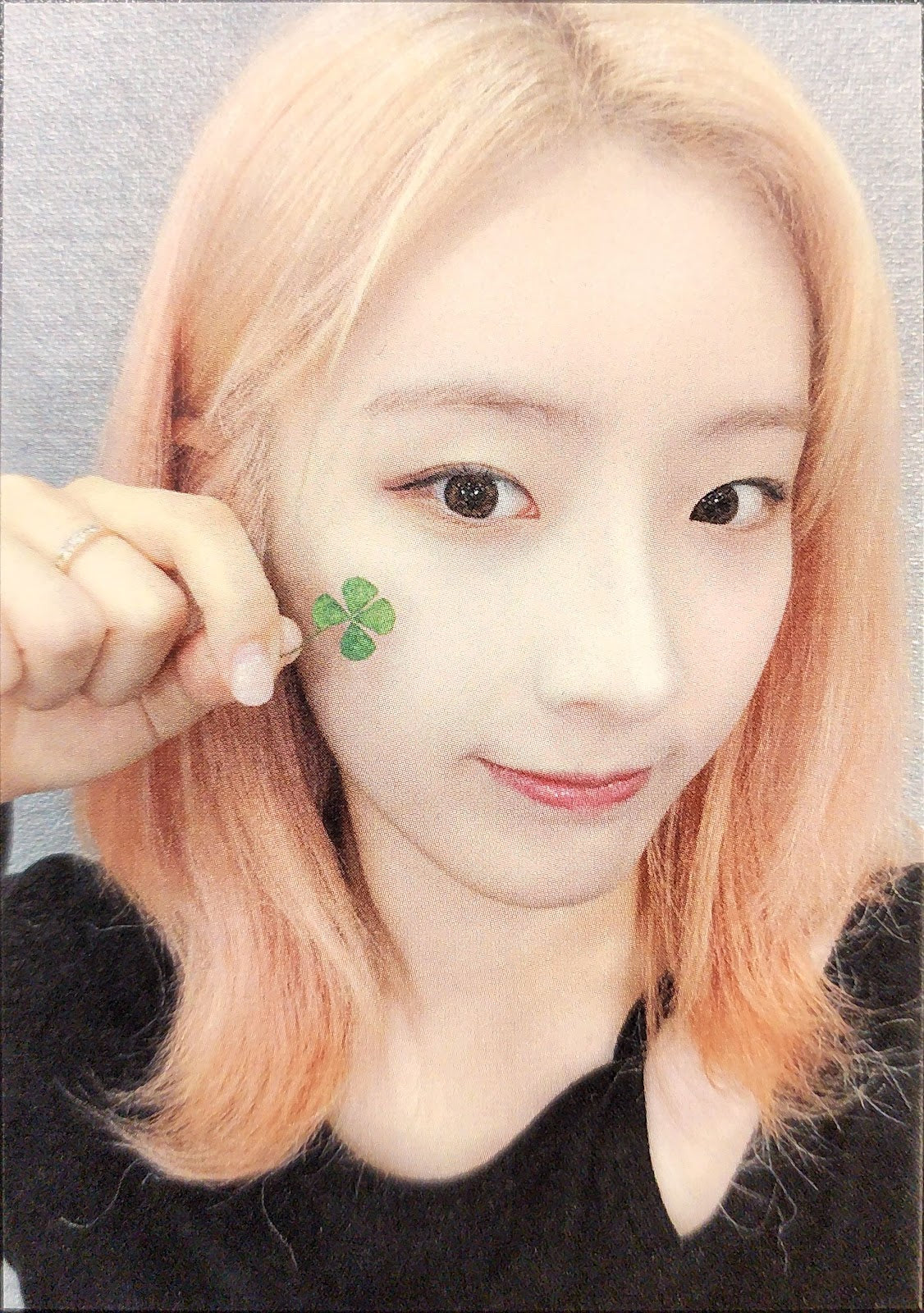 ARTMS Haseul - DALL applemusic lucky draw clover ver.