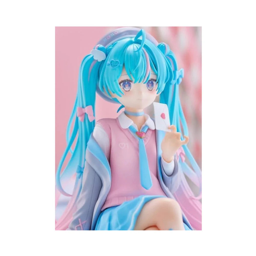 Hatsune Miku Noodle Stopper Figure (Blazer In Love Navy Ver.)