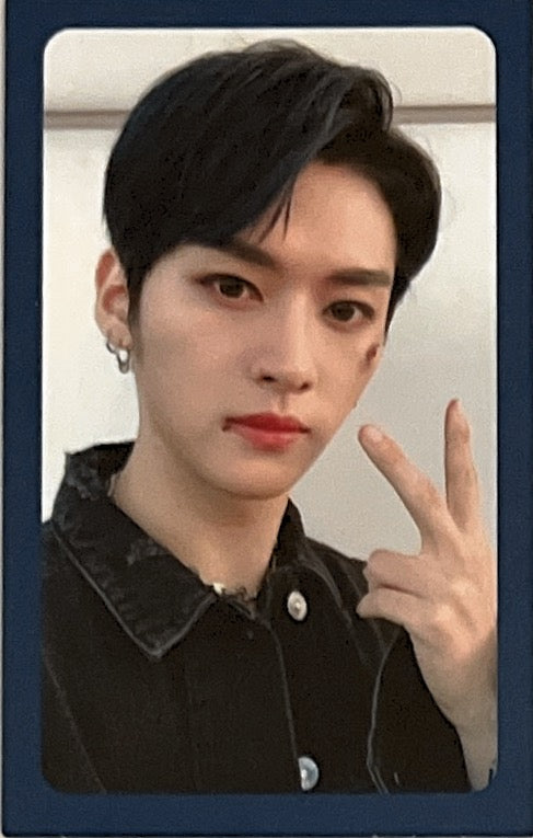 [Photocard] STRAY KIDS Lee Know  Clé : LEVANTER Album (album photocard, B version, qr card)