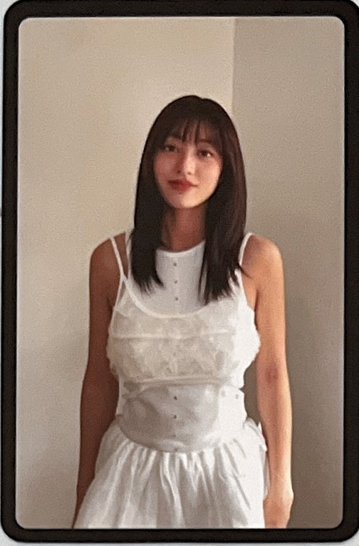 [Photocard] TWICE Jihyo - STRATEGY Album (photocard set, step 3 version, album photocard, first press only) - Physical Card Scan