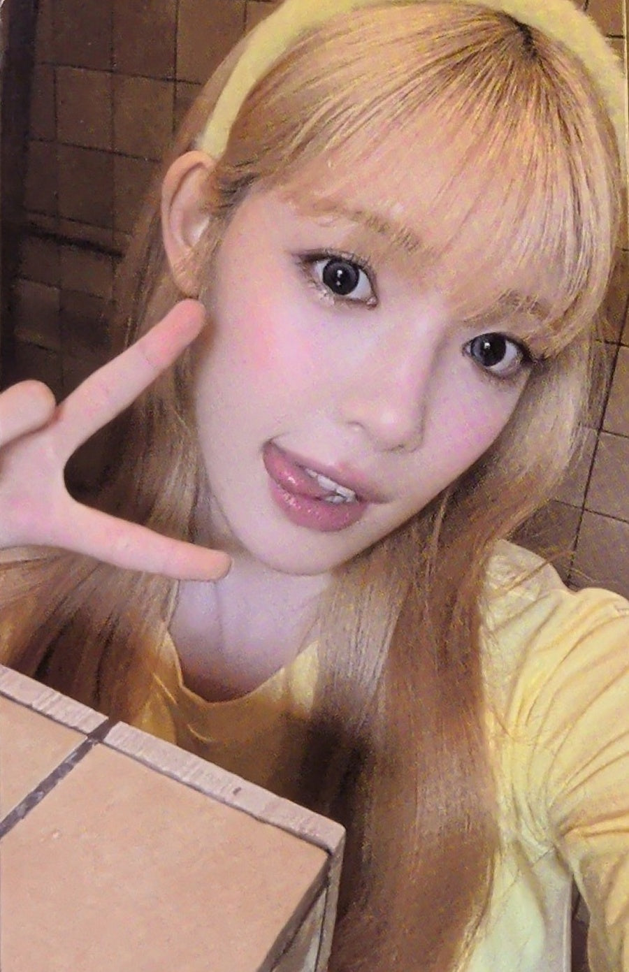[Photocard] HEARTS2HEARTS Yuha - Lemon Tang Album (ktown4u, POB) - Physical Card Scan