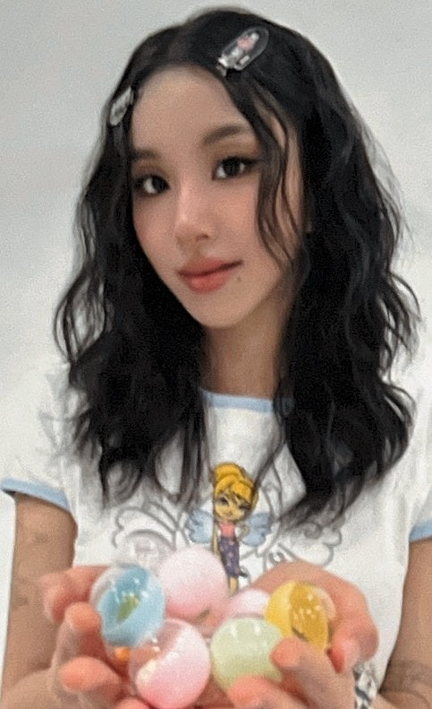 [Photocard] TWICE Chaeyoung - 2025 Season’s Greetings: Collector Other (POB, photocard set, apple music, season's greetings) - Physical Card Scan