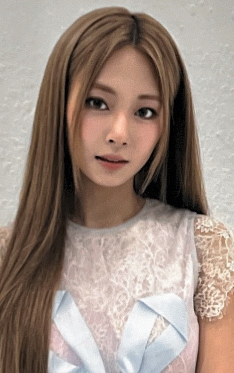 [Photocard] TWICE Tzuyu - 2025 Season’s Greetings: Collector Other (POB, photocard set, apple music, season's greetings) - Physical Card Scan