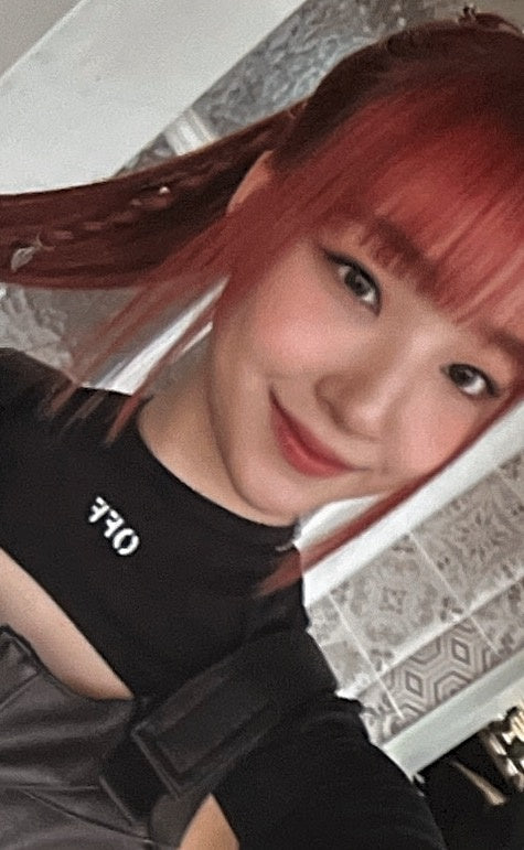 [Photocard] UNIS Yunha - WE UNIS Album (photocard set, first press only, POB, standard version) - Physical Card Scan