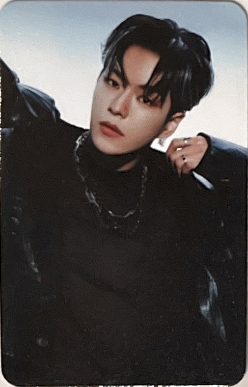 [Photocard] TREASURE Yoon Jaehyuk - REBOOT Album (POB, apple music) - Physical Card Scan