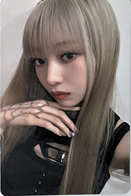 [Photocard] UNIS Nana - WE UNIS Album (first press only, photocard set, POB, standard version) - Physical Card Scan