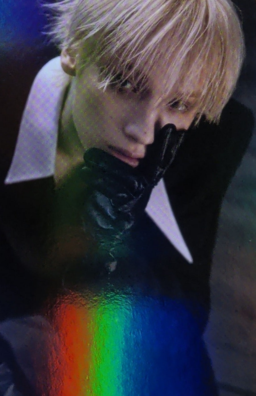 [Photocard] TOMORROW X TOGETHER Huening Kai - 7TH YEAR: A Moment of Stillness in the Thorns Album (POB, ktown4u, standard version, holographic (hologram)) - Physical Card Scan