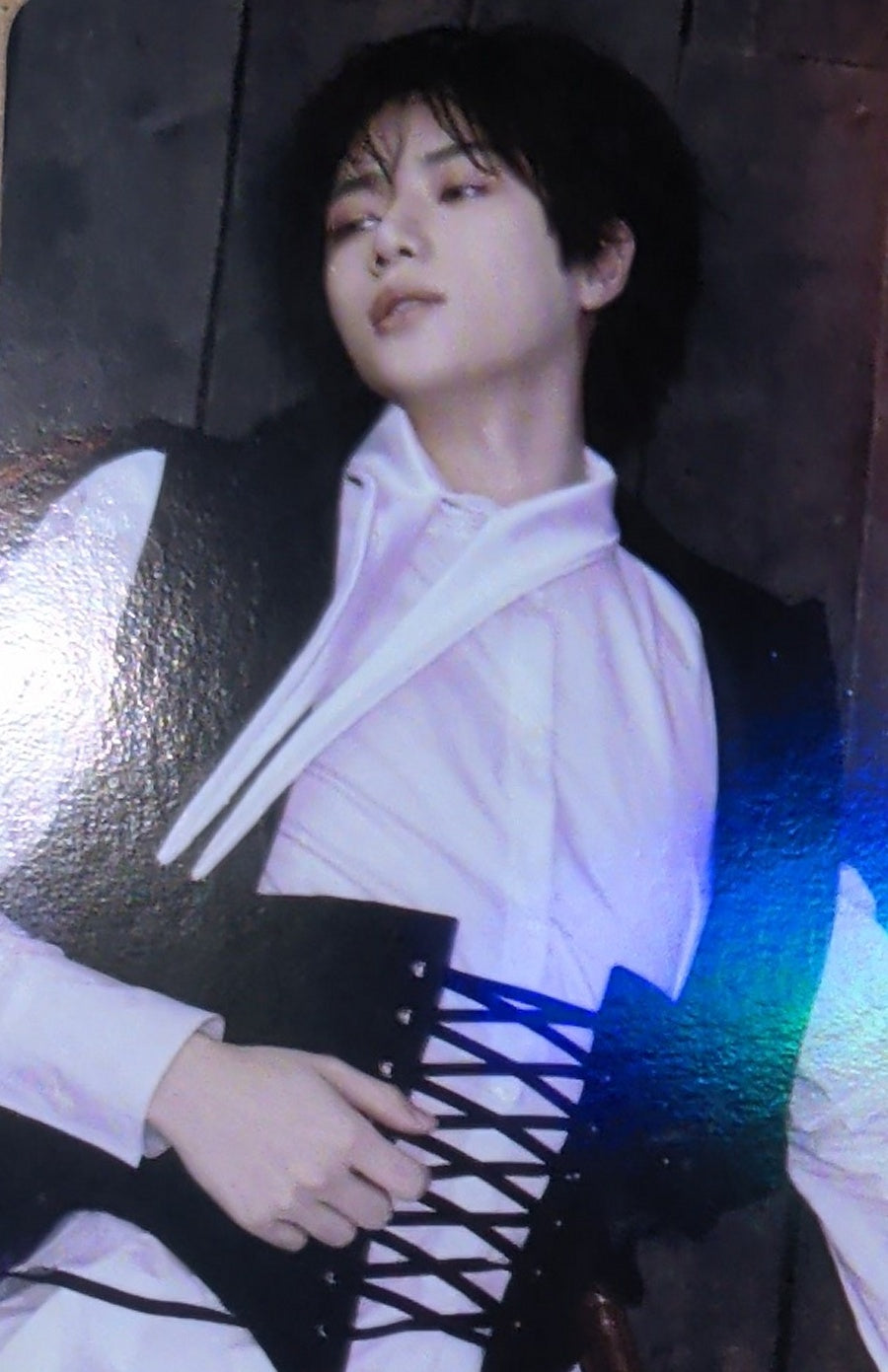 [Photocard] TOMORROW X TOGETHER Beomgyu - 7TH YEAR: A Moment of Stillness in the Thorns Album (ktown4u, POB, holographic (hologram), standard version) - Physical Card Scan