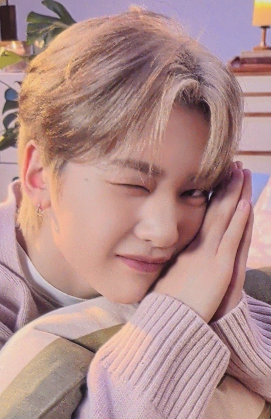 [Photocard] ZEROBASEONE Matthew - 2024 Seasons Greetings 'Good Night' Other (apple music, POB) - Physical Card Scan