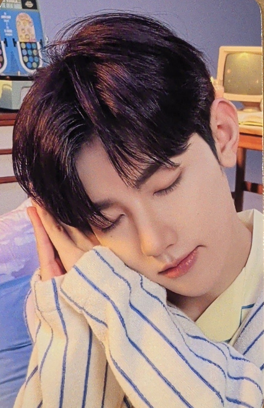 [Photocard] ZEROBASEONE Hao - 2024 Seasons Greetings 'Good Night' Other (POB, apple music) - Physical Card Scan