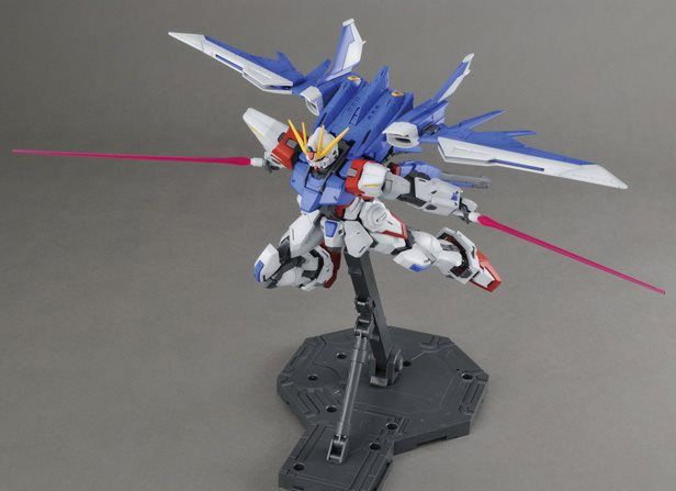 MG Build Fighters - Build Strike Gundam Full Package