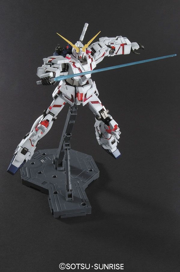 MG RX-0 Unicorn Gundam 1/100